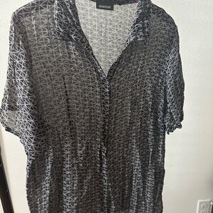 Avenue Black and Gray Geometric Top